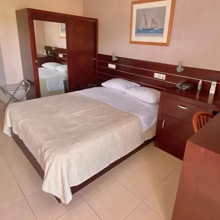 Saint George Hotel 4*