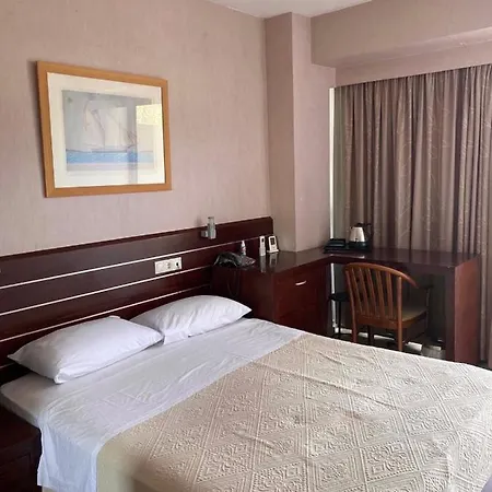 Saint George Hotel 4*