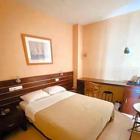 Saint George 4* Ασπροβάλτα