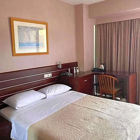 Saint George מלון 4*