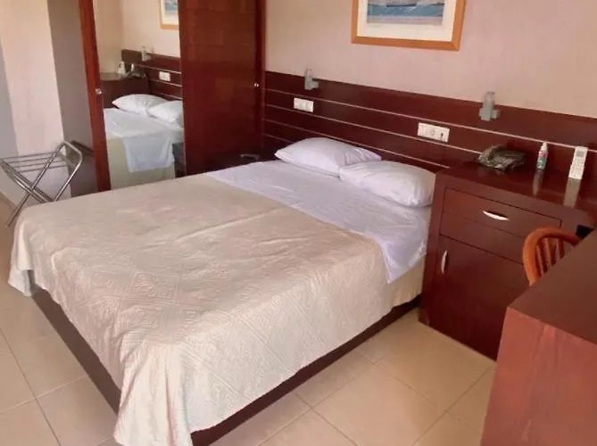 Saint George Hotel 4*