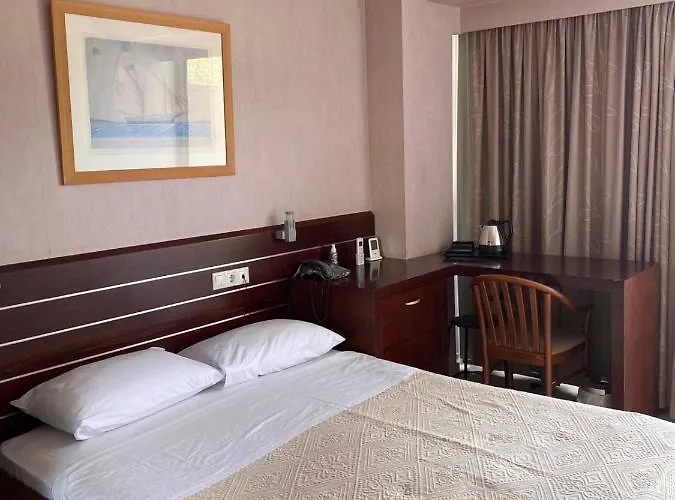 Saint George Hotel 4*